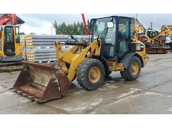 Колёсный погрузчик CATERPILLAR 906M