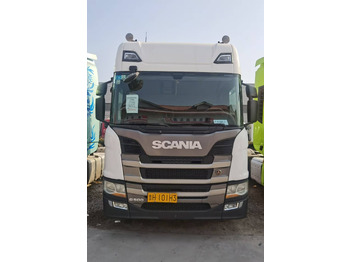 Тягач SCANIA