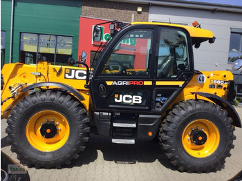 Телескопический погрузчик JCB