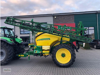 Прицепной опрыскиватель JOHN DEERE