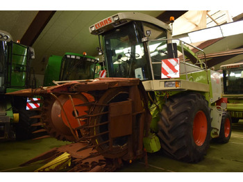 Кормоуборочный комбайн CLAAS Jaguar 860