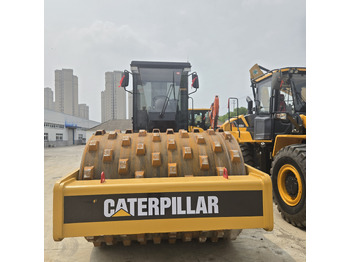 Компактор CATERPILLAR