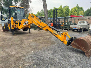 Экскаватор-погрузчик JCB 3CX