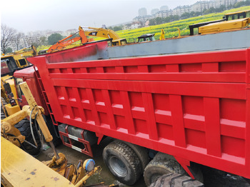 Самосвал SINOTRUK HOWO: фото 3