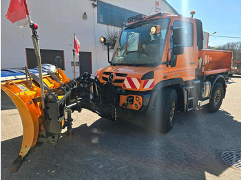 Снегоуборочная машина UNIMOG