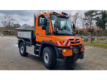Снегоуборочная машина UNIMOG