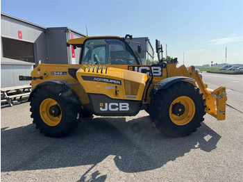 Телескопический погрузчик JCB