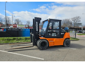 Газовый погрузчик DOOSAN