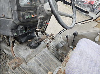 1988 MF 390 2wd в лизинг 1988 MF 390 2wd: фото 4 1988 MF 390 2wd в лизинг 1988 MF 390 2wd: фото 4