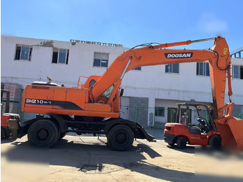 Колёсный экскаватор DOOSAN DH210W-7