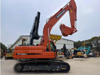 Гусеничный экскаватор DOOSAN DX225LC