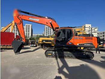 Гусеничный экскаватор DOOSAN DX260