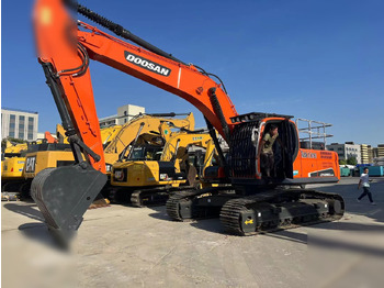 Гусеничный экскаватор DOOSAN DX260