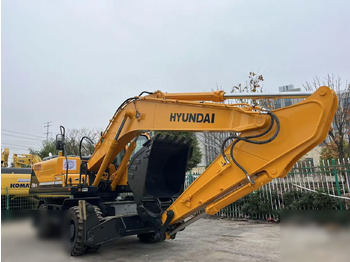 Колёсный экскаватор HYUNDAI ROBEX 210W-9S: фото 3 Колёсный экскаватор HYUNDAI ROBEX 210W-9S: фото 3