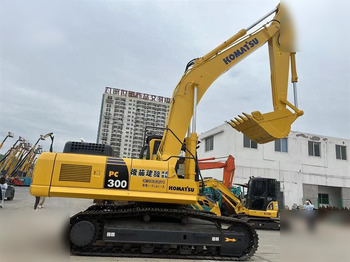 Гусеничный экскаватор KOMATSU PC300-8