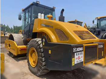 Компактор XCMG XS223J