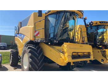 Зерноуборочный комбайн NEW HOLLAND CX series