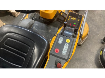 Газонокосилка Stiga Park Pro 540IX 4WD 125 Combi Pro el.: фото 5 Газонокосилка Stiga Park Pro 540IX 4WD 125 Combi Pro el.: фото 5