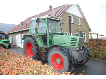 Трактор FENDT Farmer 300