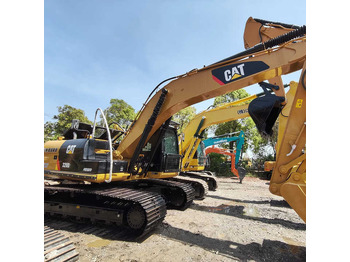 Гусеничный экскаватор CATERPILLAR 320D2
