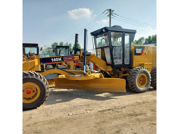 Грейдер CATERPILLAR 140H