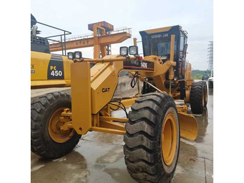 Грейдер CATERPILLAR 140H