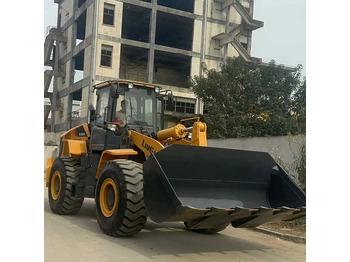 : фото в шапке страницы