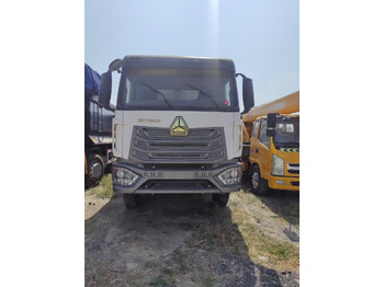 : фото в шапке страницы