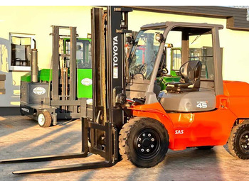Дизельный погрузчик Toyota 42-4FD40 / DIESEL / 4500KG / DUPLEX / FORKS 1400MM / WELL-MAINTAINED: фото 3