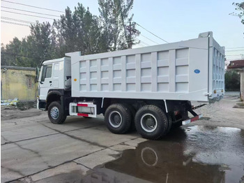 Грузовик с закрытым кузовом HOWO HOWO 371 SINOTRUK: фото 3
