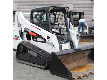 Мини-погрузчик с бортовым поворотом BOBCAT S160