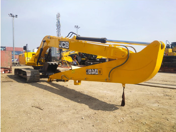Гусеничный экскаватор JCB