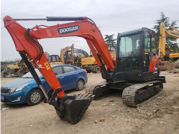Гусеничный экскаватор DOOSAN DX60
