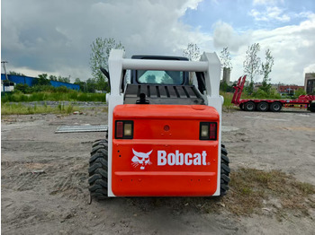 Мини-погрузчик с бортовым поворотом BOBCAT skid steer loader S300: фото 3