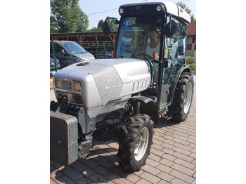 : фото в шапке страницы