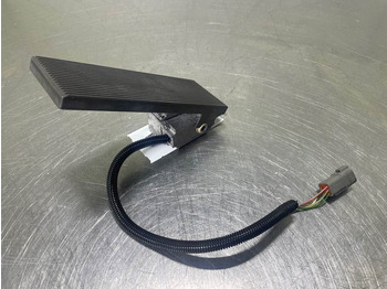 Кабина и интерьер MECALAC