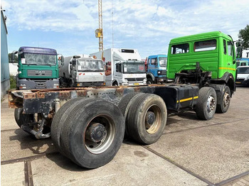 Грузовик-шасси Mercedes-Benz SK 3335K 8x4 FULL STEEL CHASSIS (ZF16 MANUAL GEARBOX / RETARDER / FULL STEEL SUSPENSION / REDUCTION AXLES): фото 3