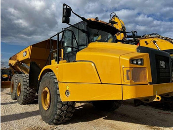 Сочленённый самосвал CATERPILLAR 740