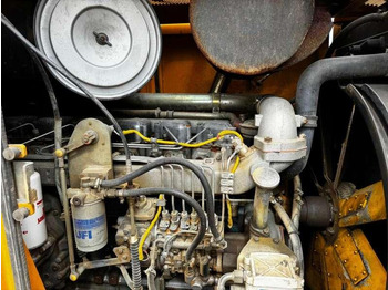 Гусеничный погрузчик Komatsu DRP060-4A: фото 4