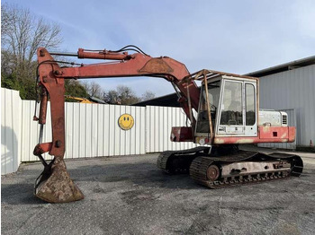 Гусеничный экскаватор