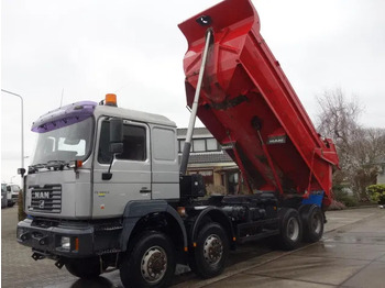 Самосвал MAN