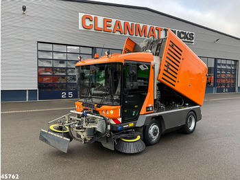 Подметально-уборочная машина RAVO