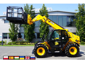 Телескопический фронтальный погрузчик JCB