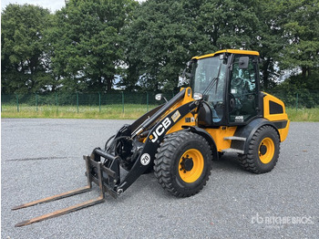 Колёсный погрузчик JCB 409