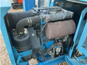 Ножничный подъемник 2006 Genie GS5390RT 4x4 Diesel Scissor Lift: фото 4 Ножничный подъемник 2006 Genie GS5390RT 4x4 Diesel Scissor Lift: фото 4