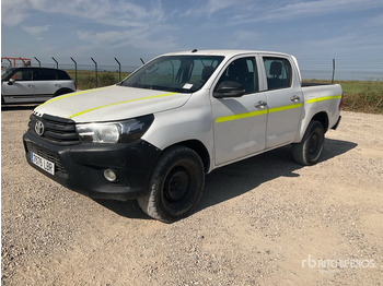 Пикап TOYOTA Hilux