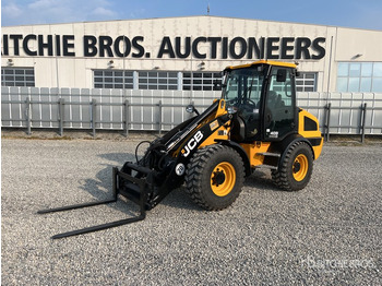 Колёсный погрузчик JCB 409