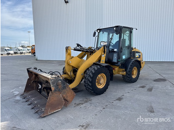 Колёсный погрузчик CATERPILLAR 906H