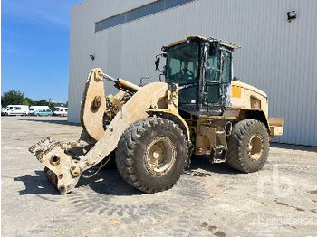 Колёсный погрузчик CATERPILLAR 938M