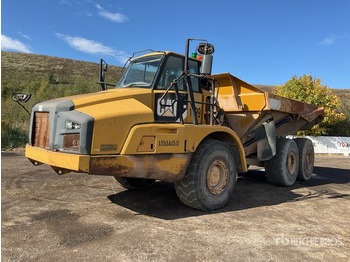 Сочленённый самосвал CATERPILLAR